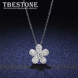 Hanger Kettingen Tbestone 2024 Nieuwe Camellia 0.5ct Moissanite Diamant 925 Sterling Zilveren Hanger Ketting Vrouwen JewelryC24326