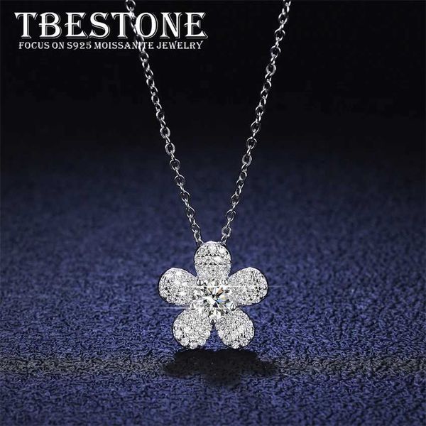 Collares colgantes Tbestone 2024 nueva Camelia 0.5ct Moissanite diamante 925 collar con colgante de plata esterlina joyería de mujer C24326