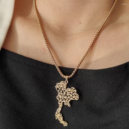 Pendentif Colliers Thaïlande Carte Collier Rétro Creux Cartes Conception Sautoirs Pour Femmes Hommes En Acier Inoxydable Bijoux Cadeaux D'anniversaire