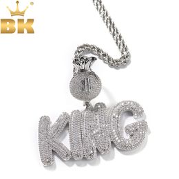 Hanger Kettingen THE BLING KING Aangepaste Bubble Letters Met Dollarteken Geldzak Sluiting Naam Hanger Ketting Iced Out CZ Charm Hiphop Sieraden 230830