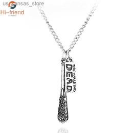 Colliers de pendentif The Walking Dead Collier Lucille Baseball Bat Bat Forme Bat Collier Pendant pour cosplay Prop Femmes Man Bijoux Gift240408wjyv