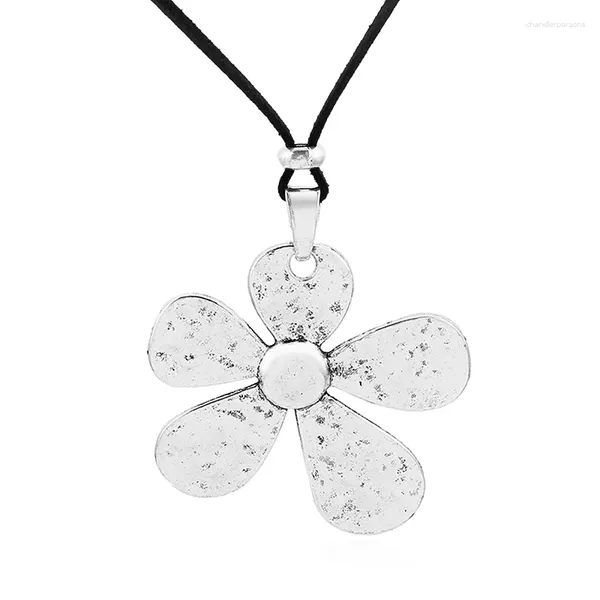 Colliers pendants Collier de fleur de soleil