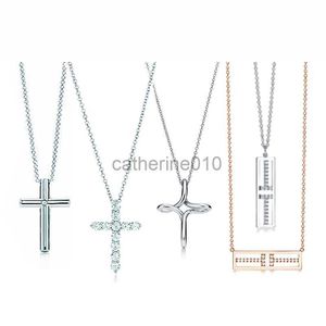 Hanger kettingen TIF 100% sterling zilveren klassiek Cross Heart ketting set zirkoon letter paar romantische mode -accessoires met doos