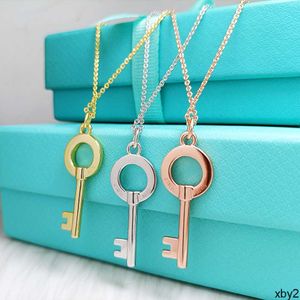 Hangertjes kettingen TikTok Funi Sterling Zilver S925 Skinny Rose Vergulde Sleutelserie Ketting Hanger Damesmode Ketting ONTWERPERS