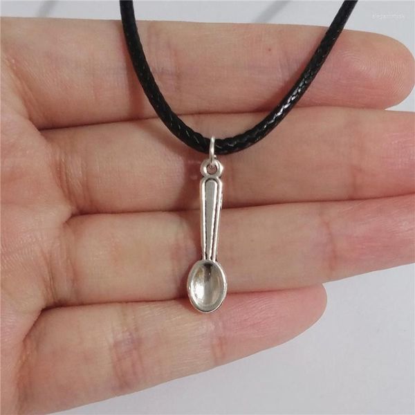 Collares colgantes Tiny Spoon Charm Cabecillo Collar de cuero negro Cartoon linda bohemia para mujer