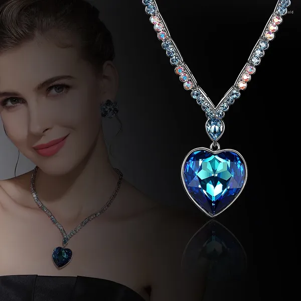 Collares colgantes Titanic Corazón del océano Forma Collar Mujeres Metal Hipérbole Amantes de la joyería Pareja Regalo de cumpleaños Accesorios de cosplay