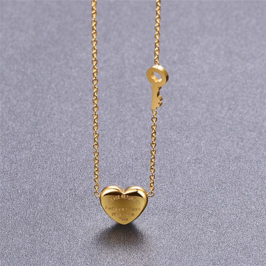 Pendentif Colliers Top Qualité Femmes De Luxe Designer Collier Classique Coeur Amour Pendentif Titane Acier Bijoux De Mode