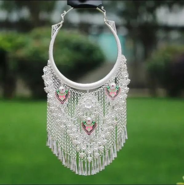 Pendentif Colliers Collier Miao traditionnel Hmong Bijoux de mariage Femmes Gland Chinois Argent 231211