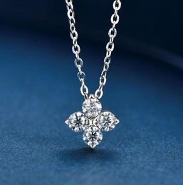 Colliers pendants à la mode 0,4 CTCOLOR VVS1 Collier de trèfle Moisanite pour femmes 925 Sterling Silver Diamond Flower Pendant PendantPenda1460767