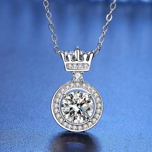 Collares pendientes Trendy 1ct D Color VVS1 Moissanite Crown Necklace Mujeres 925 Sterling Silver Plated White Gold Diamond Clavicle GiftPendant