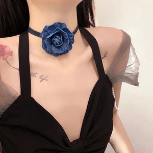 Hanger kettingen trendy en modieuze blauwe rozenbloemstof ketting vrouwelijk sexy meisje voortreffelijke mode gepersonaliseerd kort