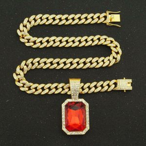 Collares colgantes Moda Chapado en oro Aleación de zinc Collar de piedra roja para mujeres Accesorios de joyería de moda Fiesta de boda Regalo de cumpleaños Colgante