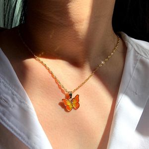 Pendentif Colliers À La Mode Sexy Orange Papillon Torsadé Chaîne Collier Pour Les Femmes D'été Or Couleur Clavicule Lien Ras Du Cou Bijoux Partie GiftsPe