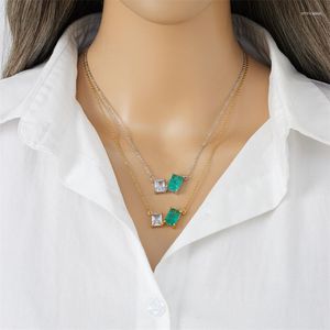 Collares colgantes Collar de piedra cuadrada de color turquesa Damas Minimalista Cubo azul Zirconia Titanio Acero Joyería de calidad de lujo