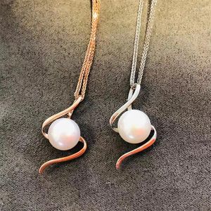 Colliers pendentifs Collier de perles de conception de note minimaliste bicolore pour les femmes avec une personnalité douce INS Music Rock Chaîne de clavicule