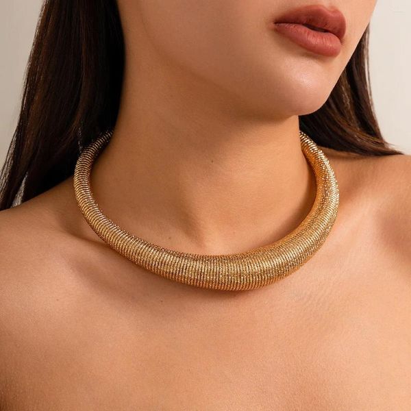 Collares colgantes collar de hilo de tornillo creativo único para mujeres Accesorios de festival de joyería de círculo exagerado