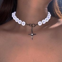 Pendentif Colliers Design unique Titane Acier Collier de perles lumineuses Croix réfléchissante Perlée Simple Clavicule Chaîne Femmes Fête BijouxPend