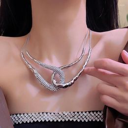 Hanger Kettingen Uniek Ontwerp Draaimomenten Choker Voor Vrouwen Verklaring Strass Brede Metalen Kraag Ketting Mode-sieraden