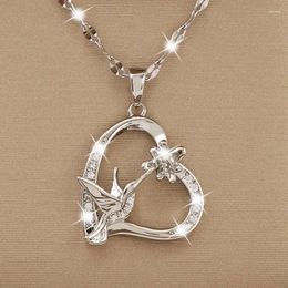 Colliers pendants Unique colibri fleur Fleur Blanc Zircon Love Heart For Women Trendy Silver Color Chain Animal Jewelry Accessoire