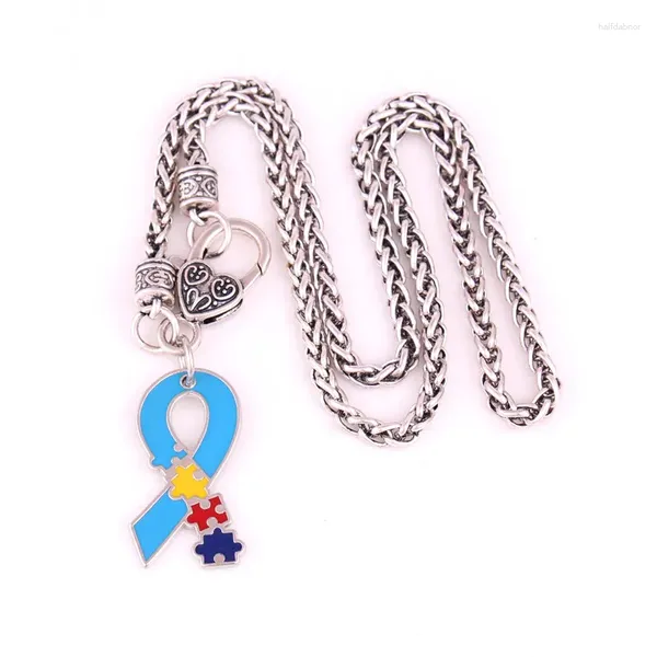 Collares colgantes Collar unisex Autismo Estilo Patrón Forma de cinta Diseño Cadena de eslabones de trigo Personalidad Aleación de zinc Proporcionar gota