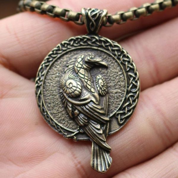 Pendentif Colliers Viking Odin Raven Talisman Amulette Collier Mâle Wicca Oiseau Bijoux Runes Sans Collier Wiccan Païen Hommes Femmes AccessoiresPendan