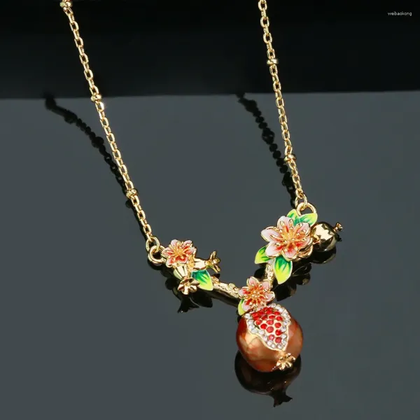 Pendentif Colliers Vintage Élégant Grenade Collier Pour Femmes Cuivre Émail Fruits Fleurs Cou Bijoux Accessoires De Fête