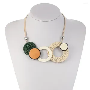 Pendentif Colliers Vintage ethnique fait à la main collier rotin géométrique bois pendentifs pour femmes conception bijoux de mode cadeaux