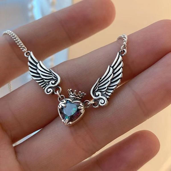 Pendentif Colliers Vintage gothique coeur couronne ailes d'ange pour les femmes mode exquise forme d'amour clavicule chaîne ras du cou bijoux 230915