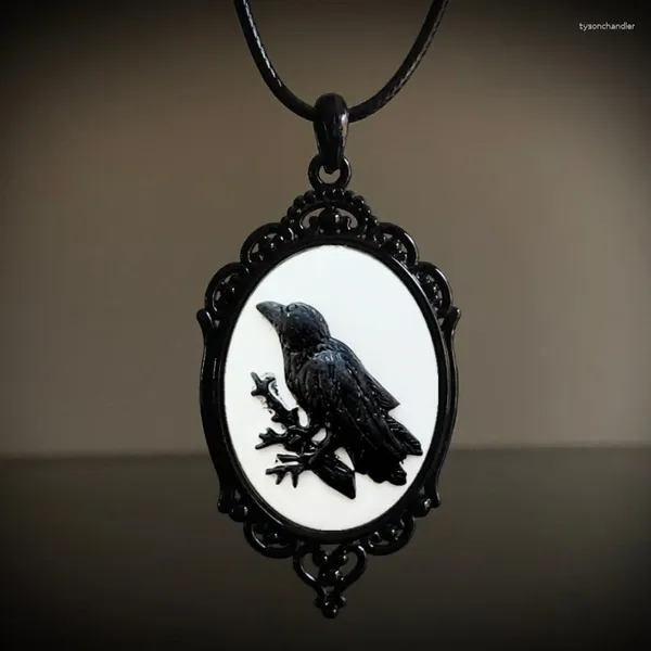 Pendentif Colliers Vintage Gothique Raven Femme Homme Collier Goth Bat Crow Métal Style Sombre Vampire Cucker Mystique Halloween Cadeau Accessoires