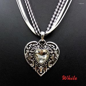 Collares colgantes forma de corazón vintage grabado edelweiss flores colgantes para mujeres encantador joyería de vestuario de cristal brillante joyería