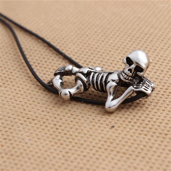 Pendentif Colliers Vintage Crâne Collier Pour Hommes Femmes Rétro Un Bébé Couché Squelette En Alliage De Zinc Gothique Bijoux De Mode Cadeaux De Fête