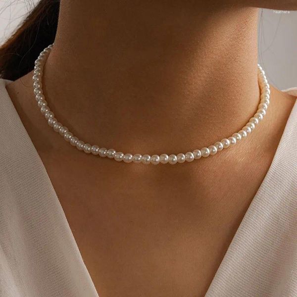 Collares colgantes Estilo vintage simple Collar de gargantilla de la cadena de perlas de 6 mm para mujeres Joyas de moda de clavícula de boda al por mayor