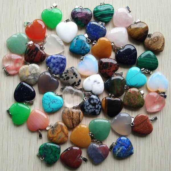 Colliers de pendentif en gros 50pcs / lot 2024 Cœur assorti Natural Stone Charms Pendants pour bijoux faisant de la bonne qualité 20 mm