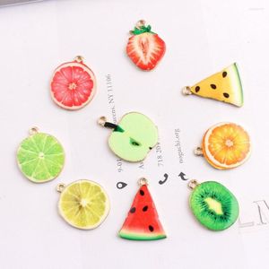 Pendentif Colliers En Gros 50pcs / lot Ornement De Fruits En Émail Mignon Goutte D'huile Fraise Pomme Pastèque Citron DIY Résultats De Bijoux Collier