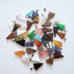 Pendentif Colliers En Gros 50pcs / lot Mode Haute Qualité Assortiment De Pierre Naturelle Mixte Triangle Pendentifs Charmes Pour La Fabrication De Colliers À Faire Soi-Même