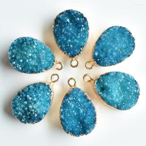 Hangende kettingen Groothandel 6 stks/lot mode natuurlijke kristal blauw water druppel vorm hangers voor doe -het -zelf ketting sieraden die gratis zijn