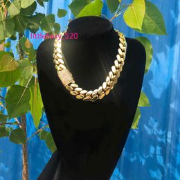 Colliers pendentifs en gros ras du cou en or 18 carats chaîne à maillons cubaine personnalisée 24 carats Miami collier de 20 mm
