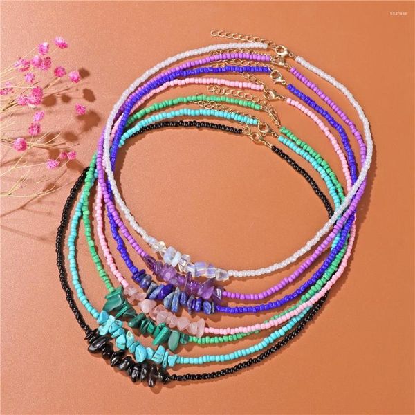 Collares colgantes, venta al por mayor, collar de cuentas de semillas pequeñas de colores, abalorio de Chips irregulares naturales para mujer, collar bohemio, joyería