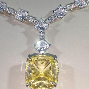 Hanger kettingen dames kunstmatige diamant topaz gele kleur kristallen stenen kubieke zirkoon vierkant geometrische ketting feest sieraden