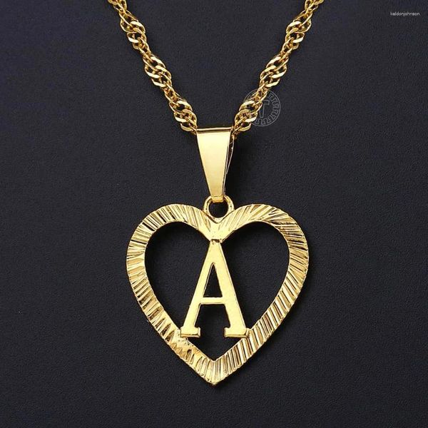 Collares colgantes Niñas de mujer A-Z Letra inicial Collar de corazón Color dorado Alfabeto Encanto Joyería al por mayor Regalos de San Valentín para mujeres