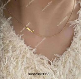 Hangende kettingen y eenvoudige initiële sierlijke hanger ontwerper YSLS handtas choker ketting 14k vergulde dunne ketting lichtgewicht nek ynlss Chinese Sailormoon 19