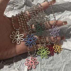 Colliers pendants Y2K Gothic Colorful Flower Collier pour nos bons amis cadeau bijoux esthétique