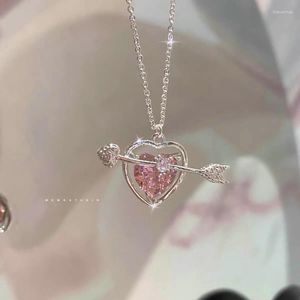 Pendentif Colliers Y2k Rose Cristal Coeur Collier Femmes Lumière De Luxe Cupidon Amour Flèche Clavicule Chaîne De Mode Saint Valentin Cadeaux