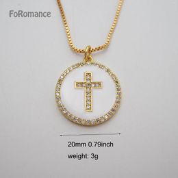 Colliers pendants Plat à or d'or jaune 45 cm Chaîne de boîte blanche Émaignure brillant CZ Cross Cross en forme ronde Dia 20 mm 0,79 pouce