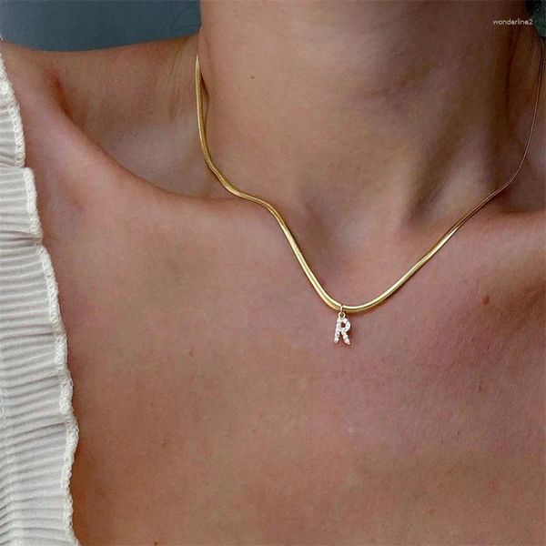 Pendentif Colliers Yi Ang Bijoux pour femmes Collier en acier inoxydable plaqué or 26 lettres initiales naturelles simples élégantes