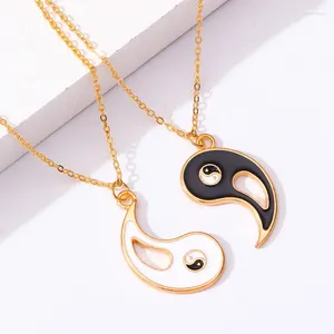 Collares colgantes Collar de esmalte Yin y Yang Tai Chi Un set para pareja Amantes Amigos Birthdat Party Jewelry Regalo