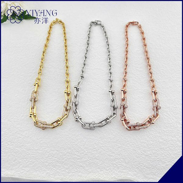 Colliers pendants Yiyang Jewelry Summer Rose Star Style T Famille polyvalente Collier de diamant en forme de U en forme de U Ins Street Metal Q240507