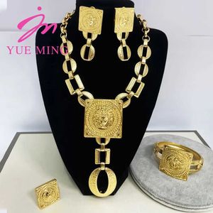 Hanger kettingen ym sieraden set voor vrouwen 18k gouden kleur Afrikaanse sieraden accessoires oorbel ketting armband ring voor vrouw bruiloften cadeau feest 240419