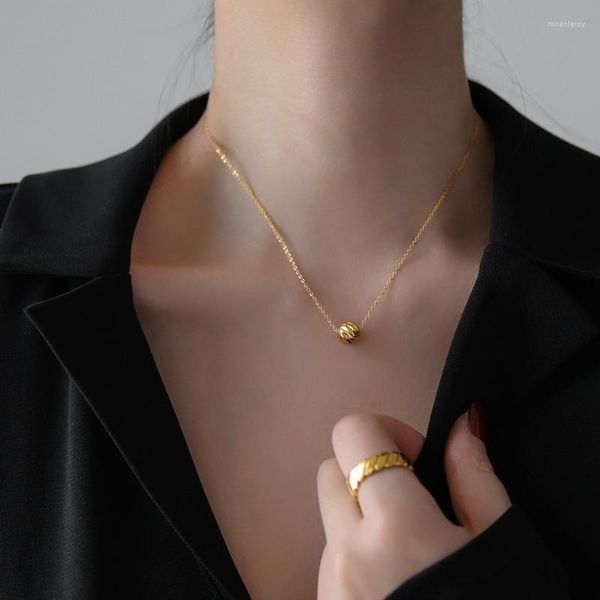 Collares colgantes YUN RUO 2023, collar de cuentas redondas grabado de Color dorado amarillo a la moda Simple, accesorio elegante de joyería de acero de titanio para mujer