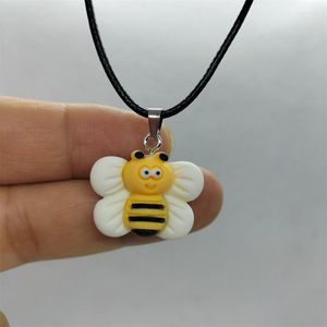 Pendentif colliers Yungqi mode résine abeille pour femmes filles charme dessin animé Animal Inesct déclaration collier cadeau fête bijoux